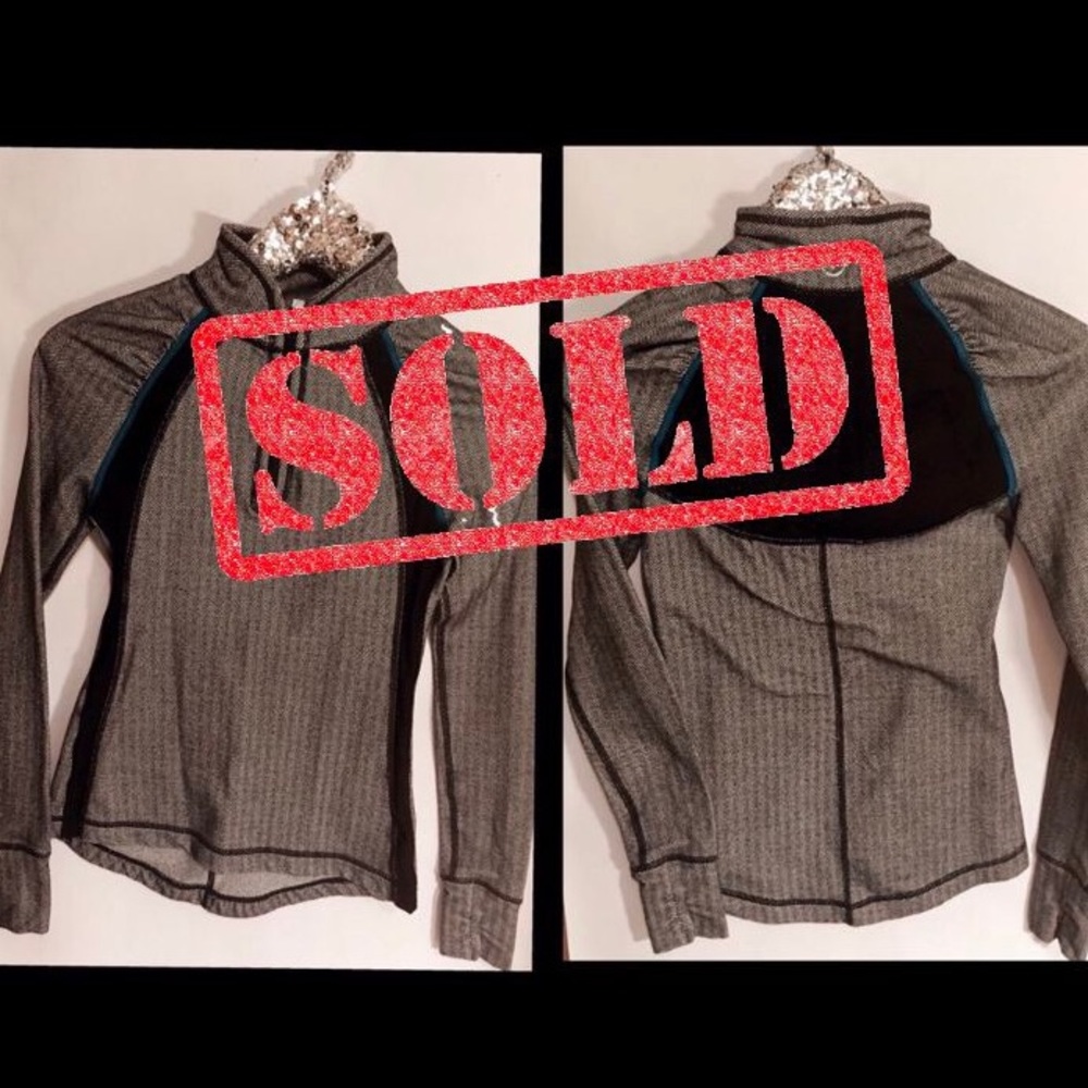 American Eagle Outfitters runners top